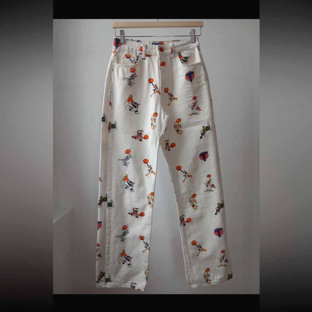 SPACE JEM - LONEY TONES White Jeans size 34 - Xs brand Pull&bear - Preloved